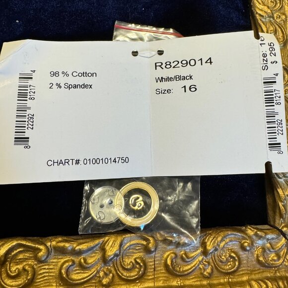 ST. JOHN BY Marie Gray Vintage Replacement Buttons 4 Pc. Bundle New With Tags - Picture 3 of 9